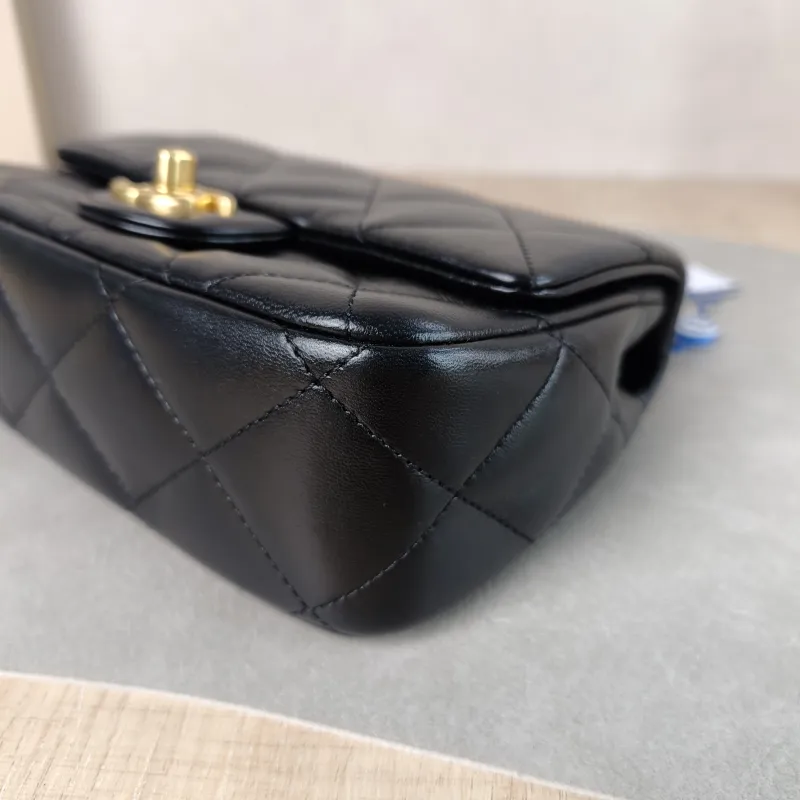 Chanel Crossbody Bag 23p Black Lambskin Mini 20 × 8 × 14 cm — detail view 5 of 12