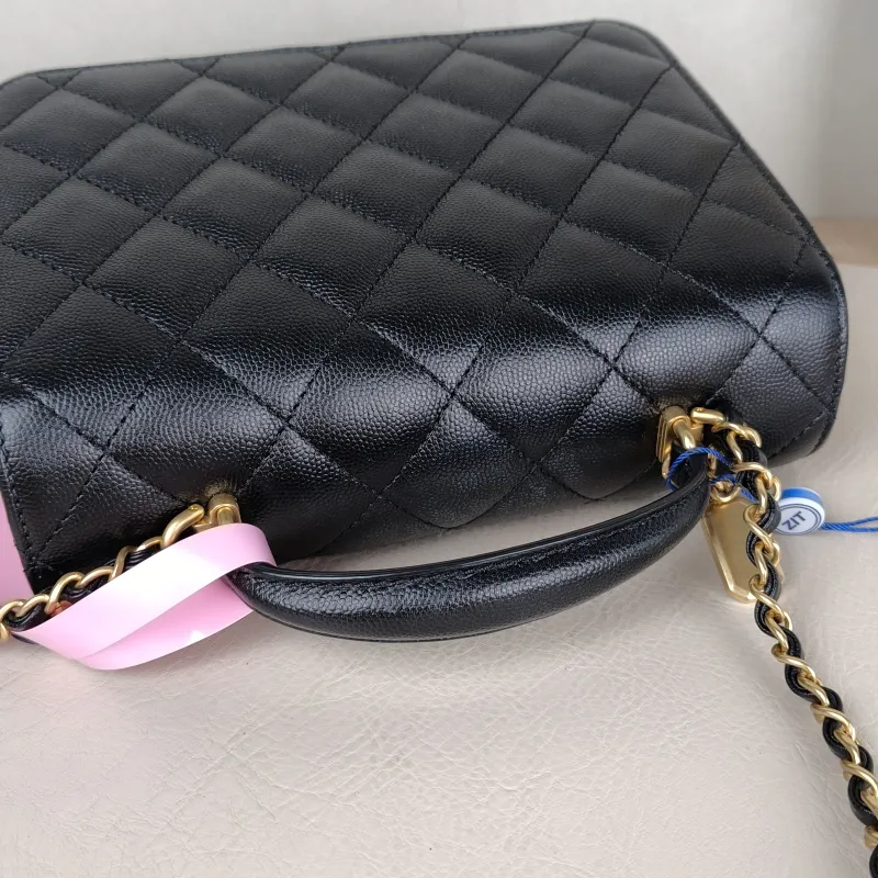Chanel Crossbody Bag Black Grained Calfskin 21 × 9 × 15 cm — detail view 1 of 14
