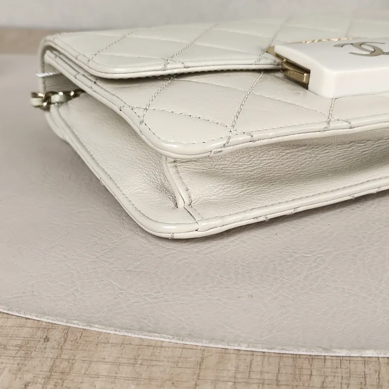Chanel Crossbody Bagcf Collection Crossbody Bag White Calfskin One Size21 × 5 × 14 cm — detail view 12 of 14