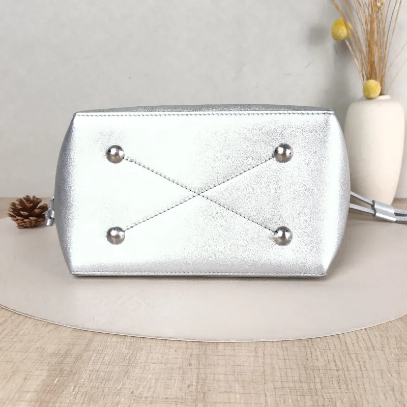 Louis Vuitton Crossbody Bag BELLA White Lambskin One Size 22 × 14 × 19 cm — cover view 2 of 5