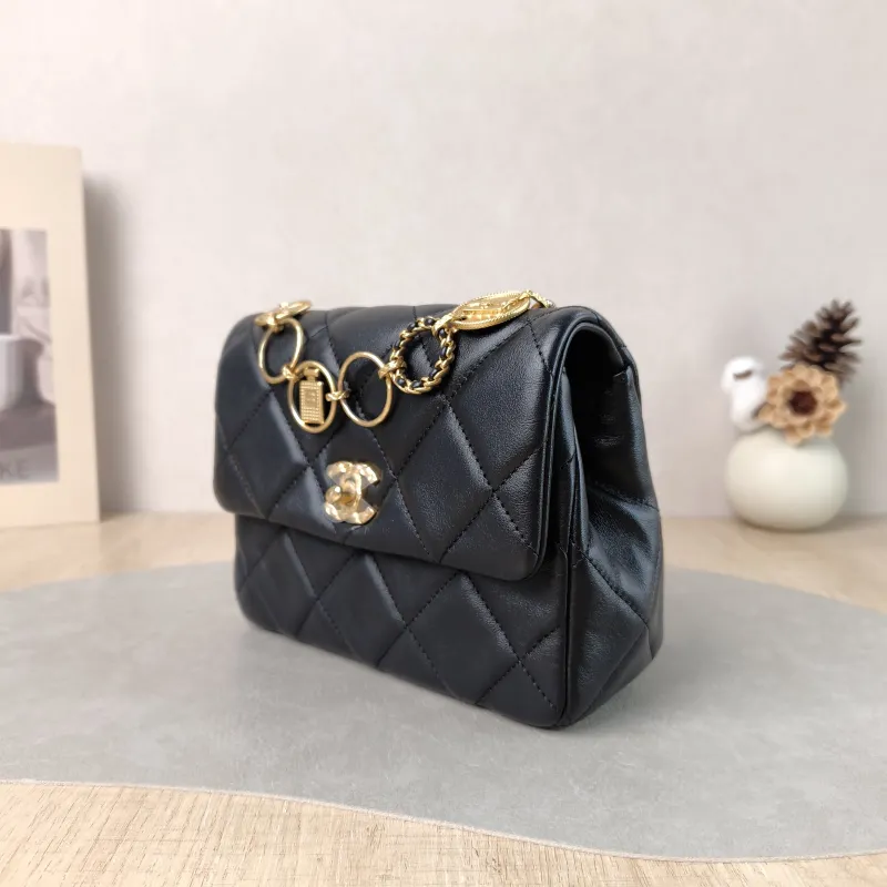 Chanel Crossbody Bag Black Calfskin 18 × 6.5 × 15 cm — cover view 4 of 6