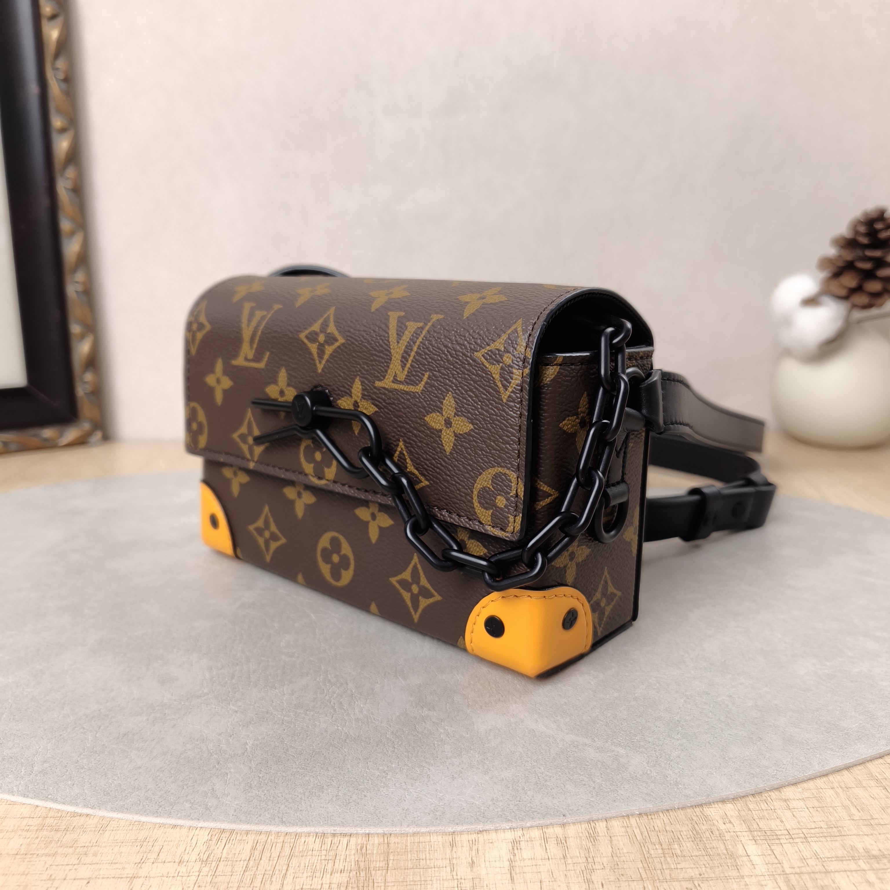Louis Vuitton Crossbody Bag Steamer Box Yellow · Black · Monogram PVC · Calfskinmini18 × 6.5 × 11 cm — cover view 6 of 11