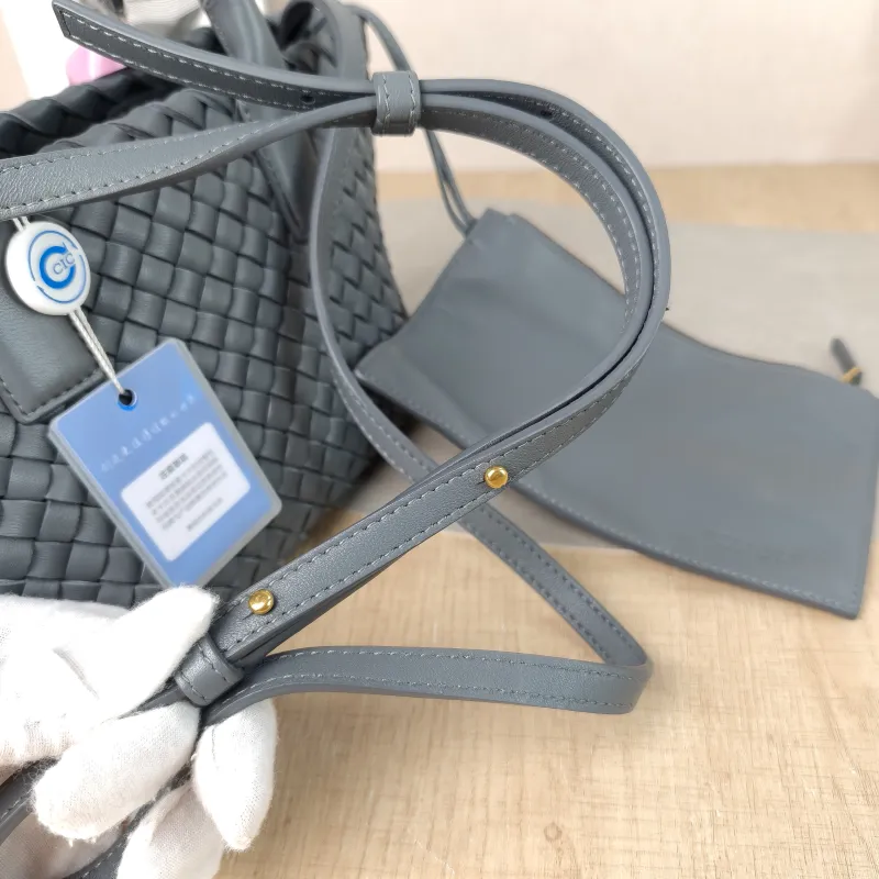 Bottega Veneta Shoulder Bag Shoulder Bag Grey Lambskin One Size 18 × 12 × 15 cm — detail view 1 of 12