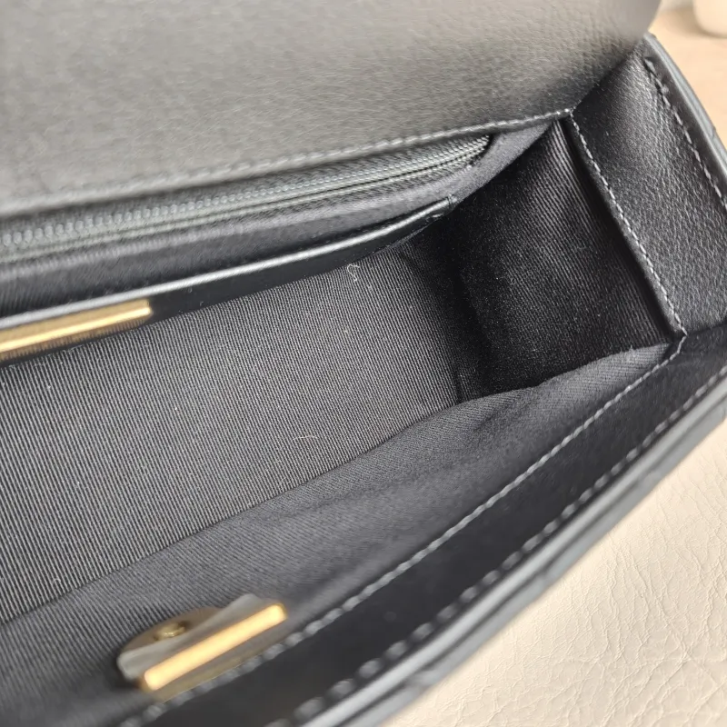 Chanel Crossbody Bag Messenger Bag Black Calfskin One Size 20.6.5*12.5 — detail view 11 of 12
