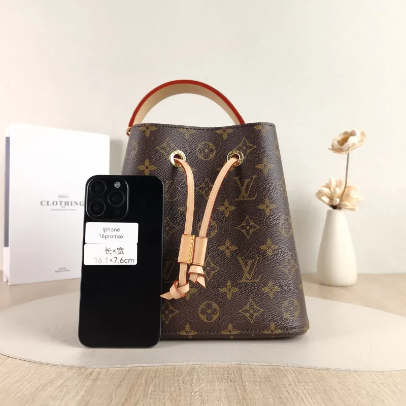 Louis Vuitton Crossbody Bag NÉONOÉ Bucket Bag BB Monogram PVC BB 20 × 13 × 20 cm — cover view 3 of 5