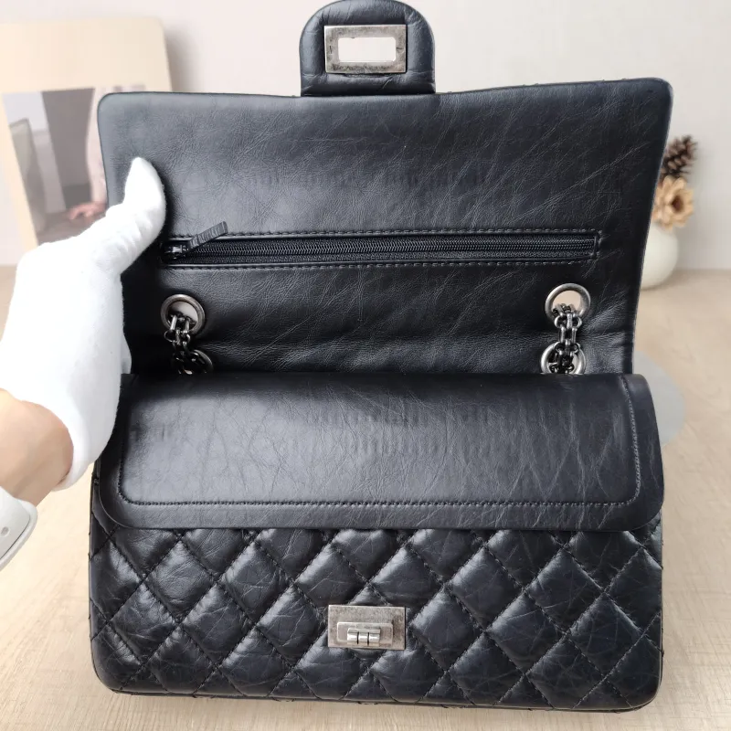 Chanel Shoulder Bag 2.55 Black Calfskin Small 24 × 7.5 × 16 cm 18 — detail view 3 of 13