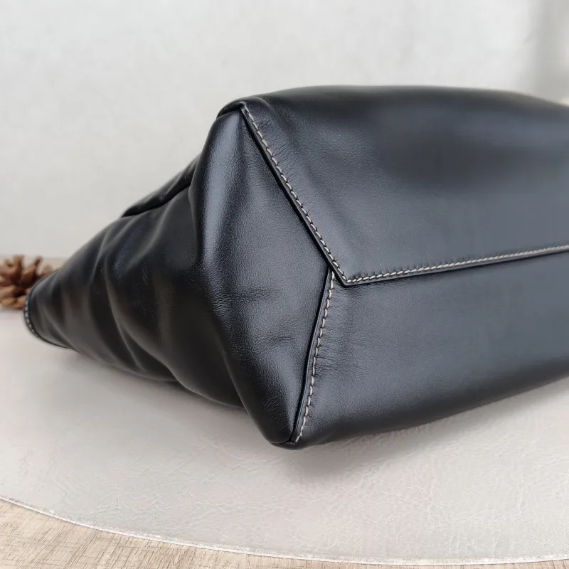 Miumiu Shoulder Bag IVY Tote Shopping Tote Black CC alfskin Small 22 × 12 × 23.5 cm — detail view 1 of 13