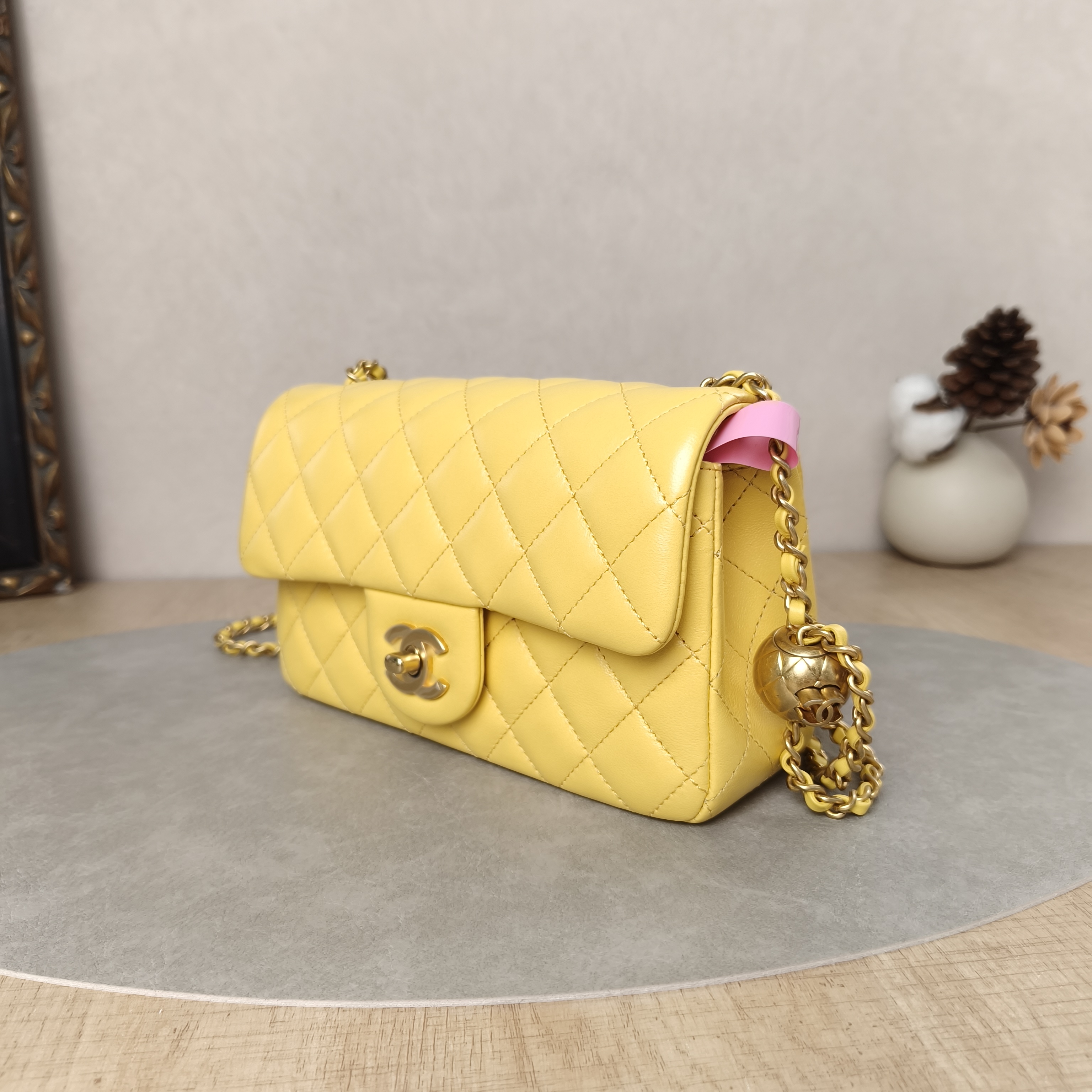 Chanel Crossbody Bag mini Yellow Lambskin One Size20 × 6 × 12 cm — cover view 2 of 5