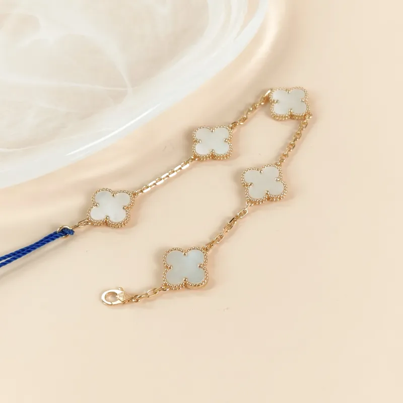 Van Cleef & Arpels Bracelet Pearl · White Mother-of-Pearl18KY ellow Gold Vintage Small1.5 × 1.5 × 19 cm — cover view 7 of 7