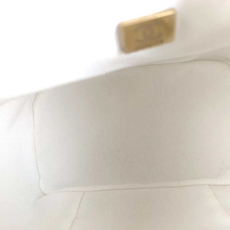 Chanel Backpack Duma White Small18 × 12 × 18.5 cm — detail view 2 of 15