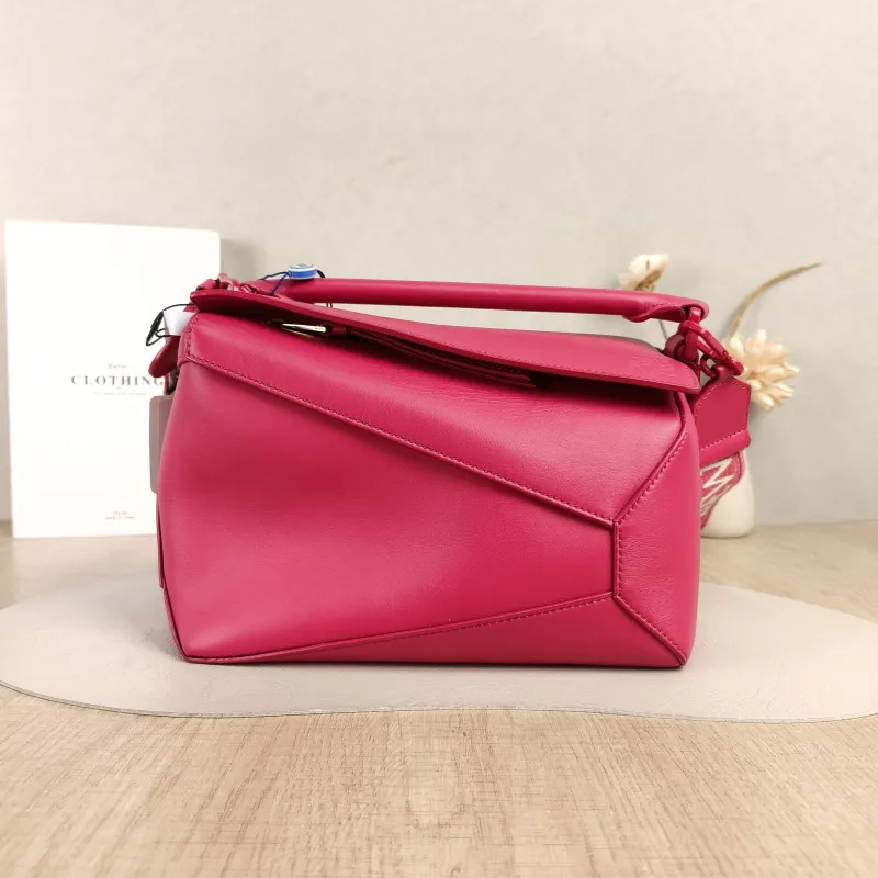 LOEWE Crossbody Bag Puzzle Red CC alfskin Small24 × 10.5 × 16.5 cm