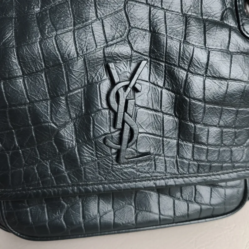 SAINT LAURENT Crossbody Bag Niki Green D Waxed Leather Small21 × 7.5 × 16 cm — detail view 1 of 12