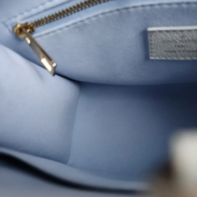 Louis Vuitton Shoulder Bag Onthego White · Blue Monogram Empreinte Embossed Calfskin Small 25 × 11.5 × 19 cm — detail view 5 of 11