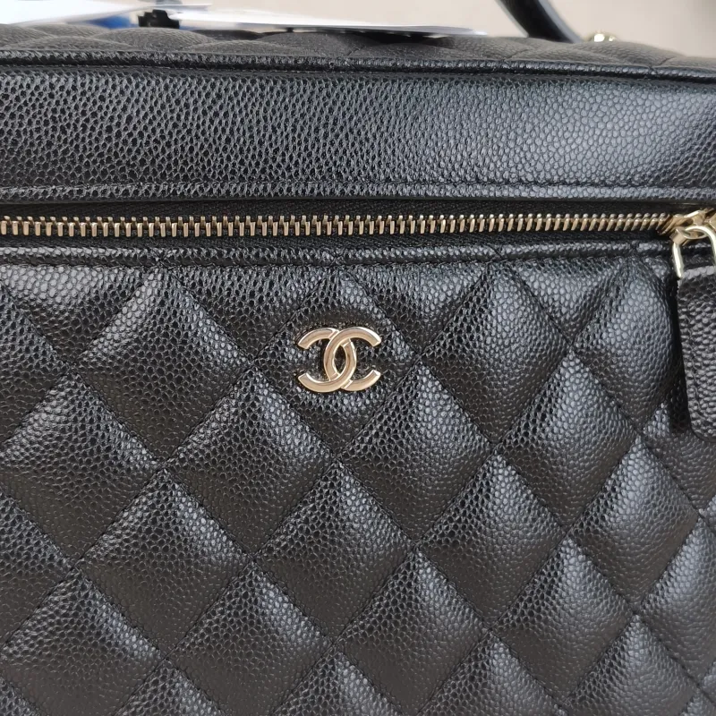 Chanel Top Handle Bag 22C Box Bag Cosmetic Bag Black Grained Calfskin 21 × 14 × 15 cm — detail view 15 of 15