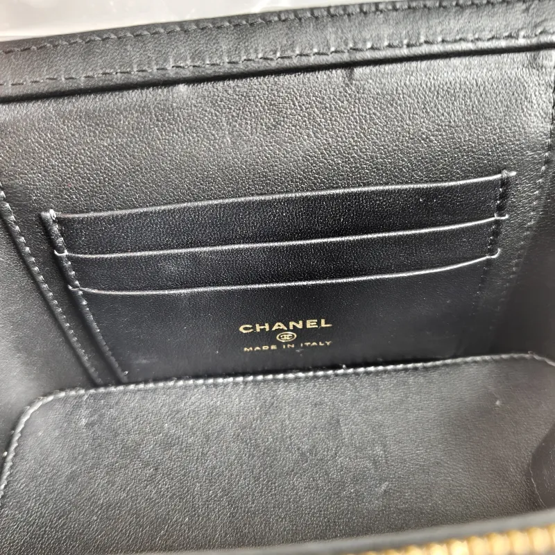 Chanel Crossbody Bag Edition Black Lambskin Mini 16 × 8 × 9.5 cm — detail view 2 of 12