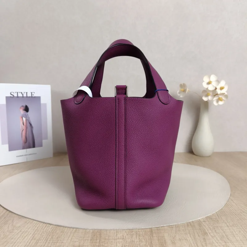 Hermès Top Handle Bag Picotin Lock 18 18P9 Taurillon Clemence TC Calfskin Small18 × 13 × 18 cm