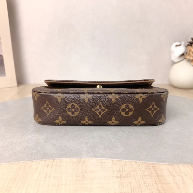 Louis Vuitton Crossbody Bag IVY Monogram PVC Small 23.5 × 4.3 × 12 cm — cover view 6 of 6
