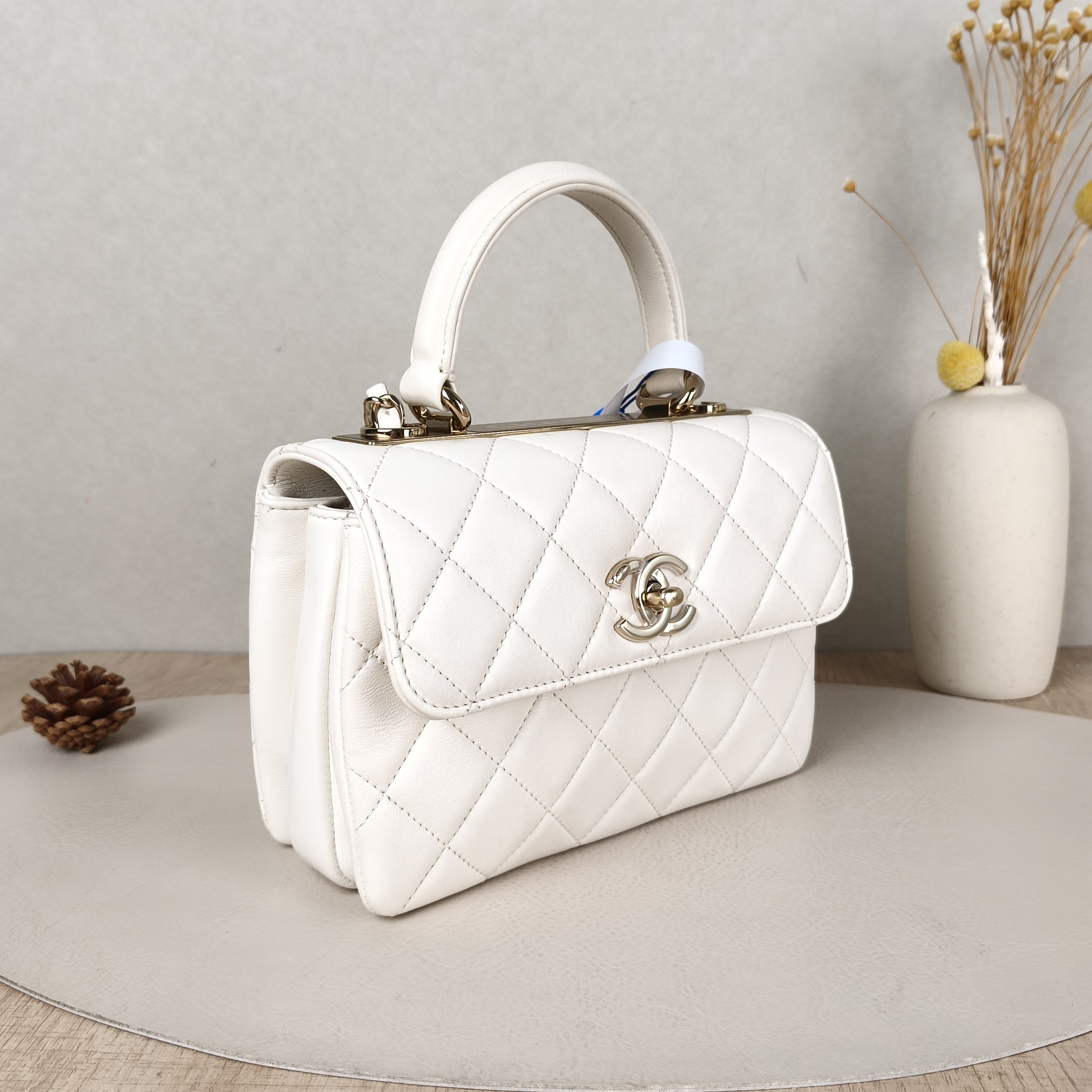 Chanel Crossbody Bag Trendy CC White Lambskinmini19.5 × 8 × 14.5 cm — cover view 2 of 5