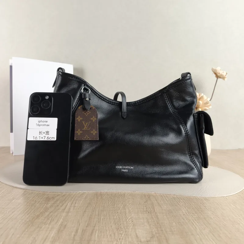 Louis Vuitton Crossbody Bag Carryall Vibe Black SL ambskin Medium 39 × 15 × 30 cm — cover view 2 of 5