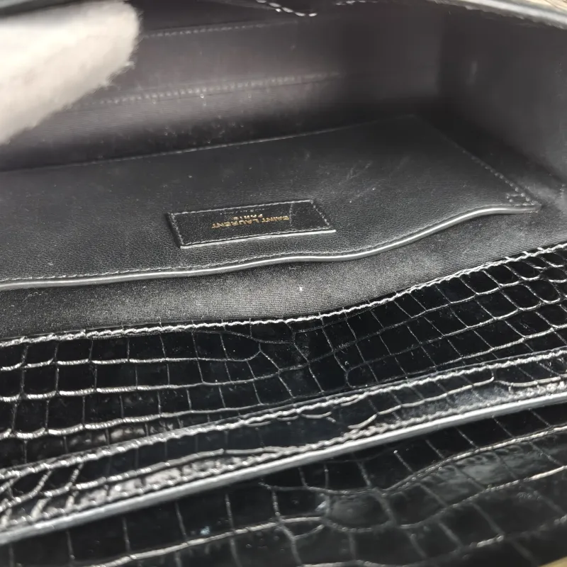 SAINT LAURENT Shoulder Bag MANHATTAN Black Calfskin Small24 × 6 × 17.5 cm — detail view 1 of 9
