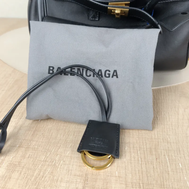 BALENCIAGA Crossbody Bag Bel air Black Calfskinmini23.5 × 8 × 17 cm — detail view 2 of 11
