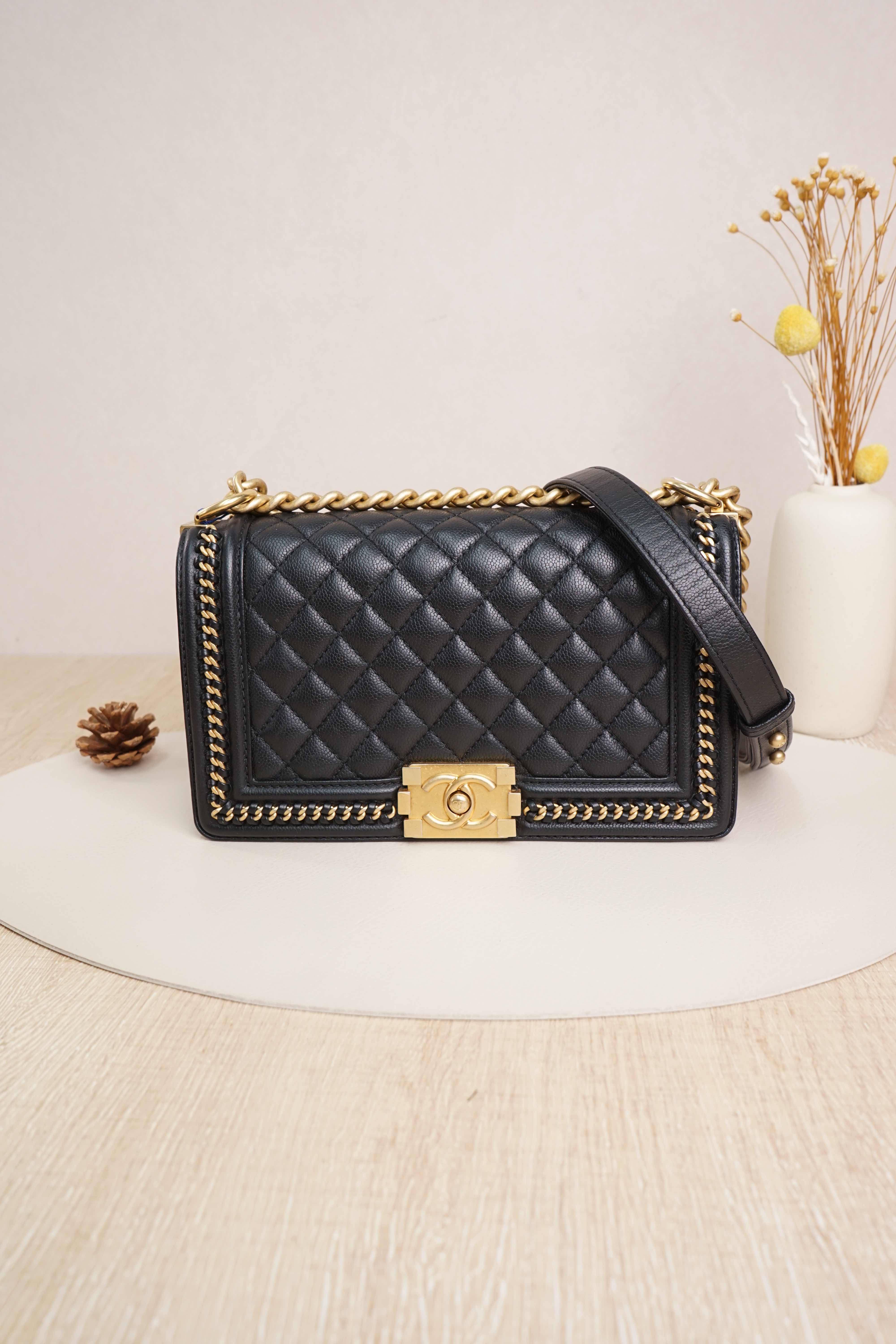 Chanel Le Boy Medium Black with Gold-Tone Hardware Calfskin Microchip Edition · Dust Bag · Box · 25 × 9 × 15 cm