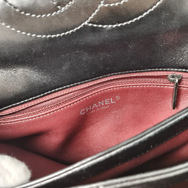 Chanel Crossbody Bag Trendy CC Black Lambskin Small25 × 12 × 17 cm — detail view 21 of 23