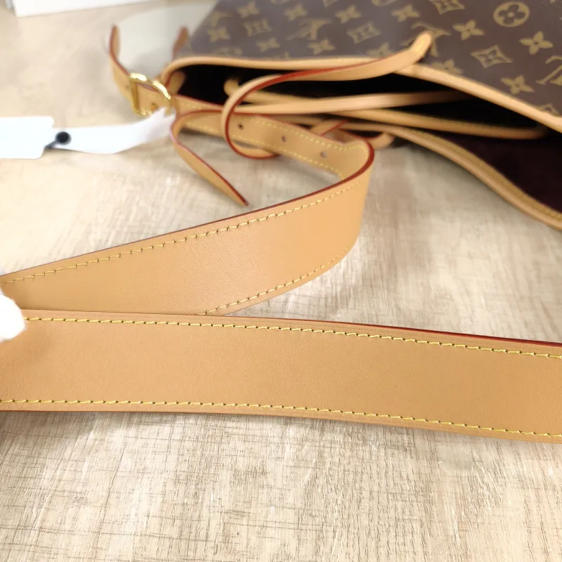 Louis Vuitton Crossbody Bag Carryall Monogram PVC Small 29 × 12 × 24 cm — detail view 12 of 12