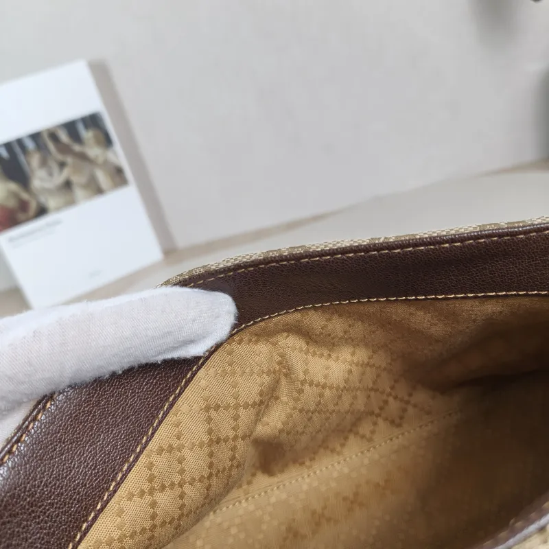 GUCCI Shoulder Bag GG Marmont Marmont Shoulder Bag Brown Monogram Canvas Small 23 × 9 × 17 cm — detail view 8 of 11