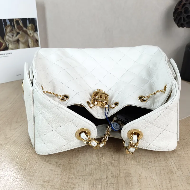 Chanel Shoulder Bag 25Bag White Grained Calfskin Small 26 × 14 × 30 cm — detail view 11 of 11