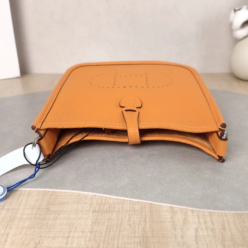 Hermès Crossbody Bag Evelyne Mini 16 Mini 16 TC Calfskin Mini 17 × 5.5 × 18 cm G — detail view 8 of 10
