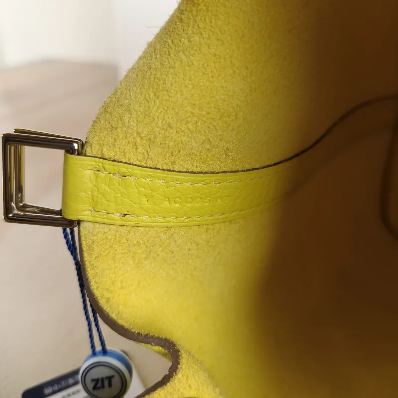 Hermès Top Handle Bag Picotin Lock 18 18 9R TC Calfskin Small 18 × 13 × 18 cm Y — detail view 8 of 11