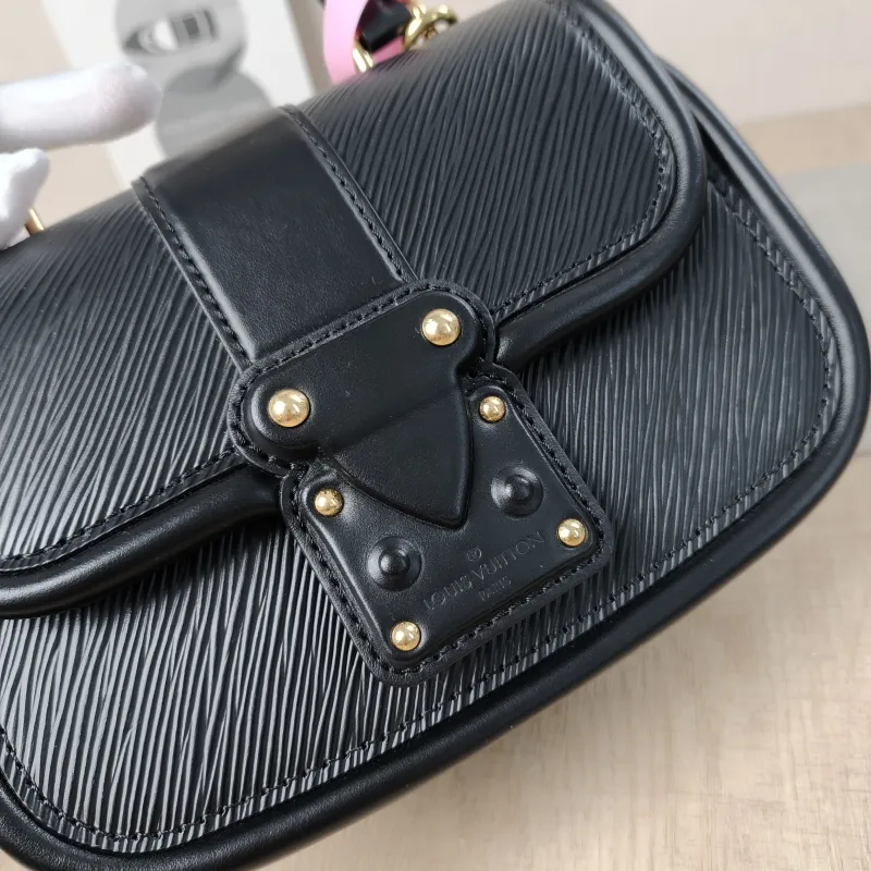Louis Vuitton Crossbody Bag Hide and Seek Messenger Bag Black Epi Embossed Calfskin One Size21 × 8 × 15 cm — detail view 16 of 18