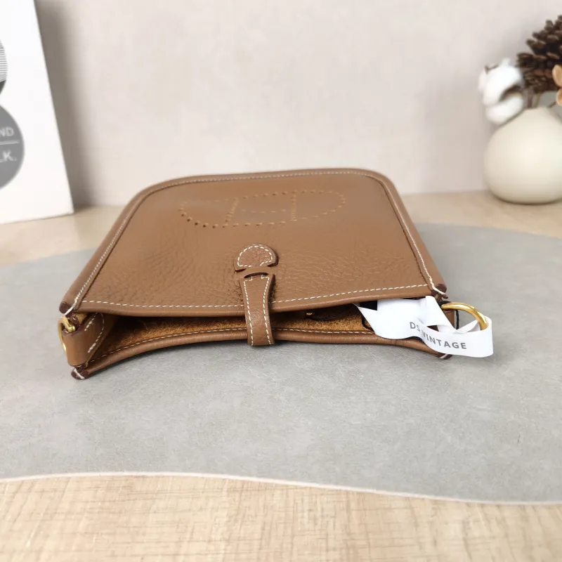 Hermès Crossbody Bag Evelyne Mini 16 Mini 16 Taurillon Clemence TC Calfskin Mini 17 × 5.5 × 18 cm W — detail view 11 of 11