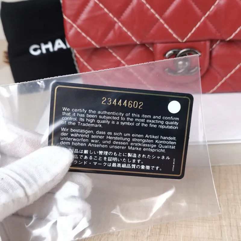 Chanel Crossbody Bag Chain Bag Red Calfskin 22 × 6.5 × 14 cm 23 — detail view 12 of 15