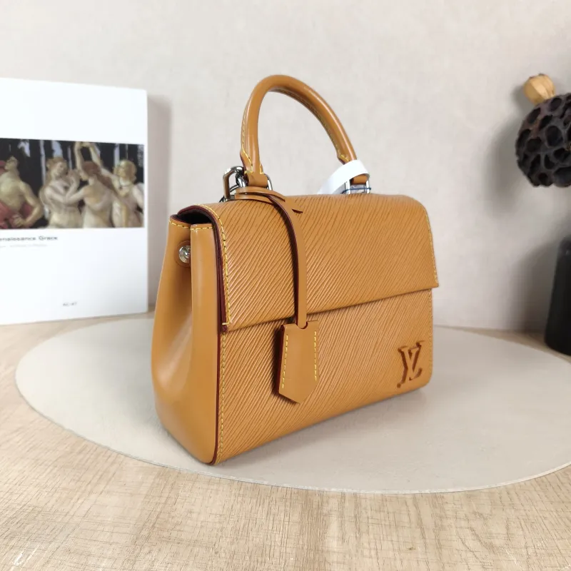 Louis Vuitton Crossbody Bag CLUNY Yellow Epi Embossed Calfskin Mini 20 × 7.5 × 16 cm — cover view 4 of 5