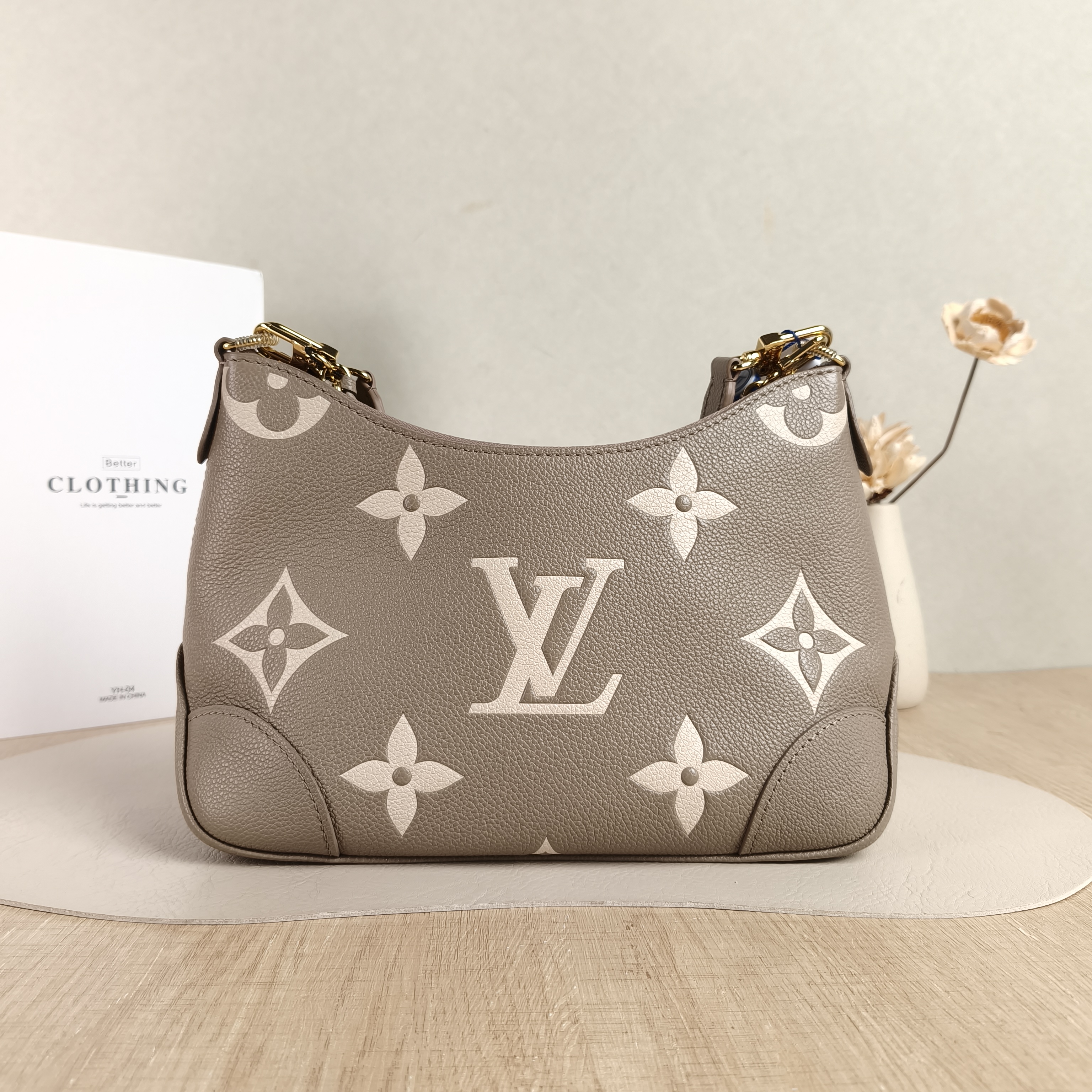 Louis Vuitton Shoulder Bag Bagatelle Empreinte Embossed Calfskin Small24 × 7 × 18 cm