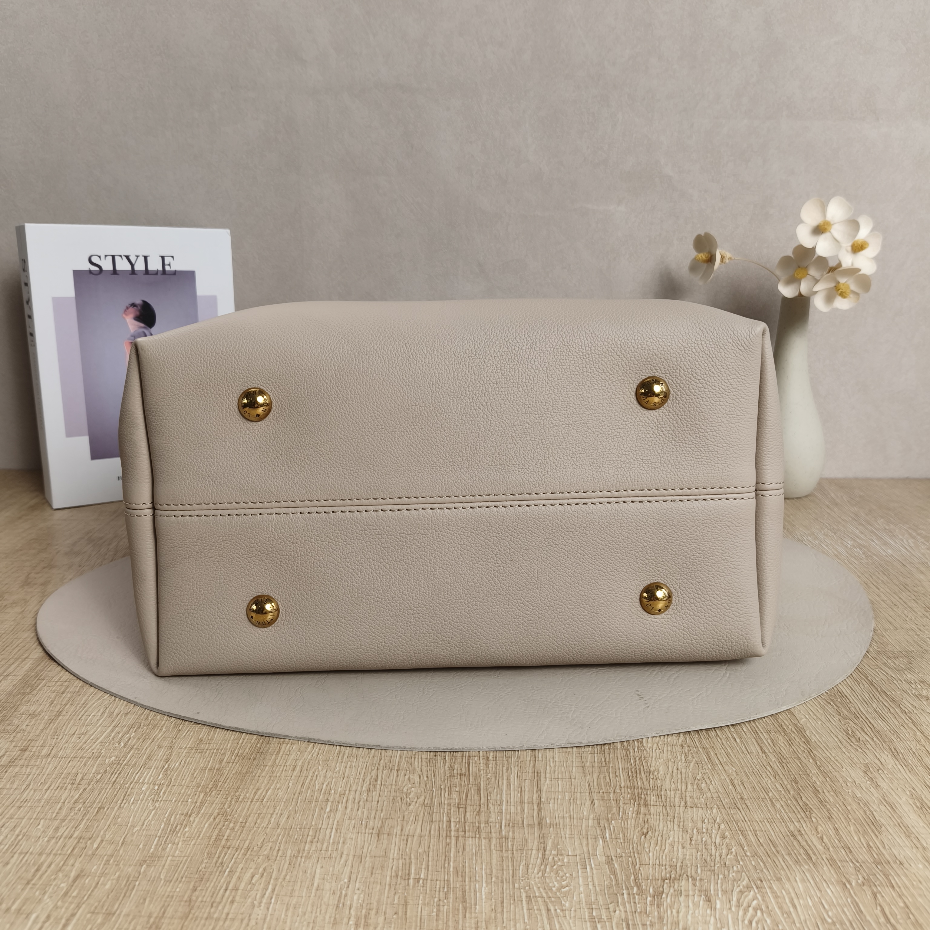 Louis Vuitton Shoulder Bag Low Key Hobo Shoulder Bag Calfskin Medium31 × 18 × 35 cm — cover view 4 of 10