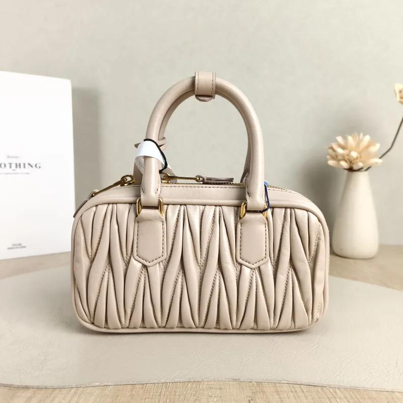 Miumiu Top Handle Bag Arcadie MatelasséCollection Edition Pink Lambskinmini19 × 5 × 10 cm — cover view 4 of 5