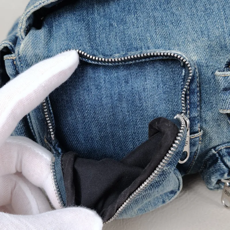 BALENCIAGA Shoulder Bag Superbusy Shoulder Bag Blue Small 37 × 12 × 13 cm — detail view 2 of 13