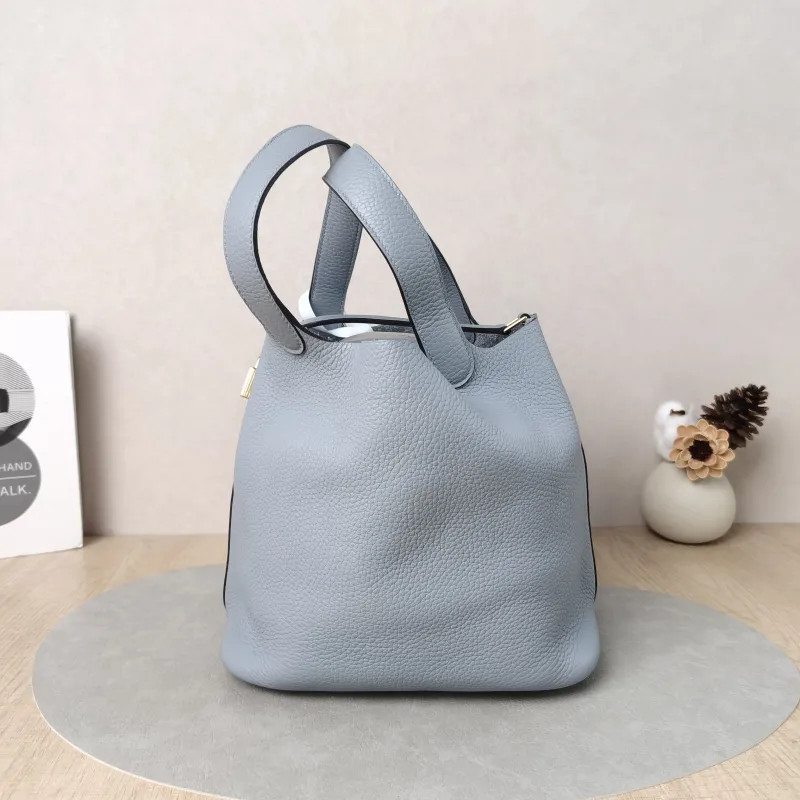 Hermès Top Handle Bag Picotin Lock 22 22 Taurillon Clemence TC Calfskin Medium 22 × 17 × 21 cm W — cover view 6 of 6