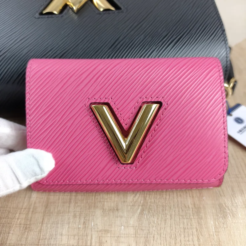 Louis Vuitton Crossbody Bag Twist Black Epi Embossed Calfskin Medium 23 × 9.5 × 17 cm — detail view 12 of 16