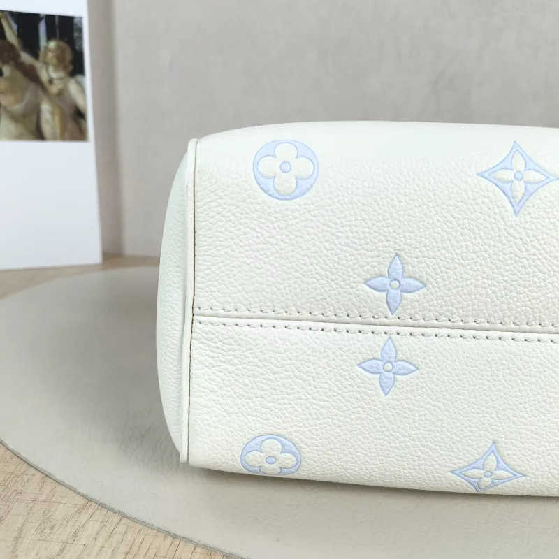 Louis Vuitton Crossbody Bag Speedy20 White · Blue Monogram Empreinte Embossed Calfskin Small 20.5 × 12 × 13.5 cm — detail view 9 of 11