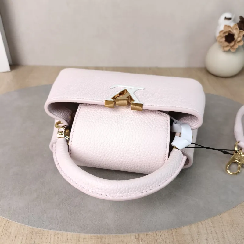 Louis Vuitton Top Handle Bag Capucines East West Pink Calfskinmini22 × 8 × 12 cm — detail view 2 of 12