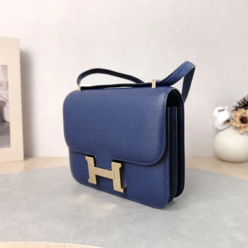 Hermès Crossbody Bag Constance 19 Gold-Tone Hardware 7U Lambskin Mini 19 × 4 × 15 cm G — cover view 4 of 6