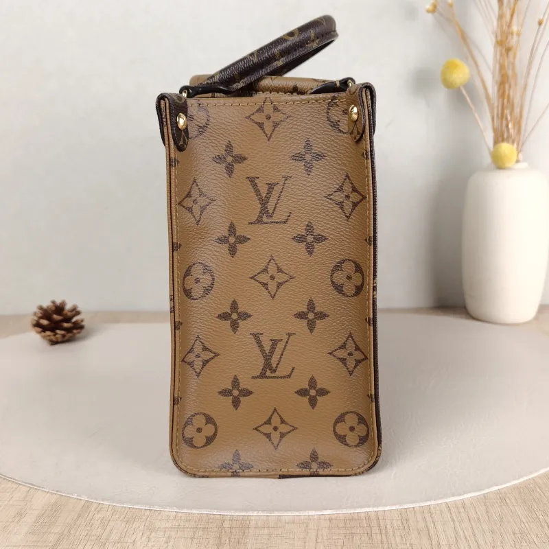 Louis Vuitton Shoulder Bag Onthego Monogram PVC Small 25 × 11.5 × 19 cm — detail view 9 of 13