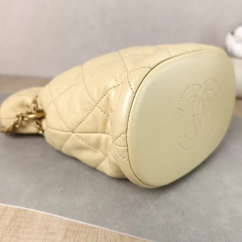 Chanel Shoulder Bag Bucket Bag Yellow Lambskin One Size 17 × 10 × 18.5 cm — detail view 13 of 13
