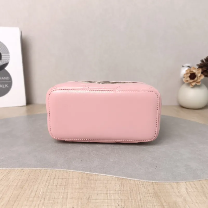 Chanel Crossbody Bag Edition Pink Lambskin One Size 16 × 8 × 9.5 cm 31 — cover view 2 of 5
