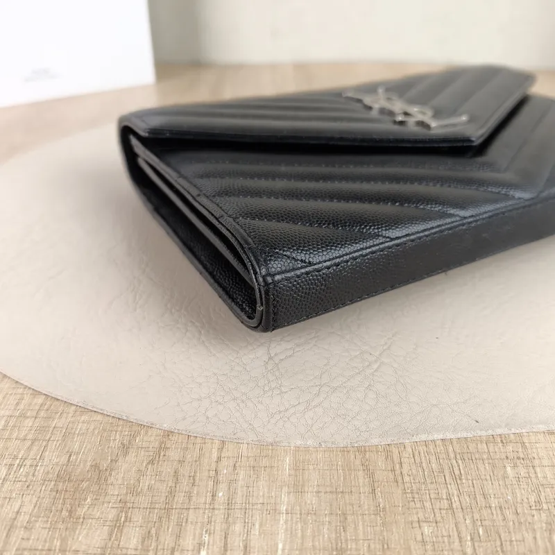 SAINT LAURENT Shoulder Bag CASSANDRE ENVELOPE Black Calfskin One Size 22.5 × 4 × 14 cm — detail view 3 of 10