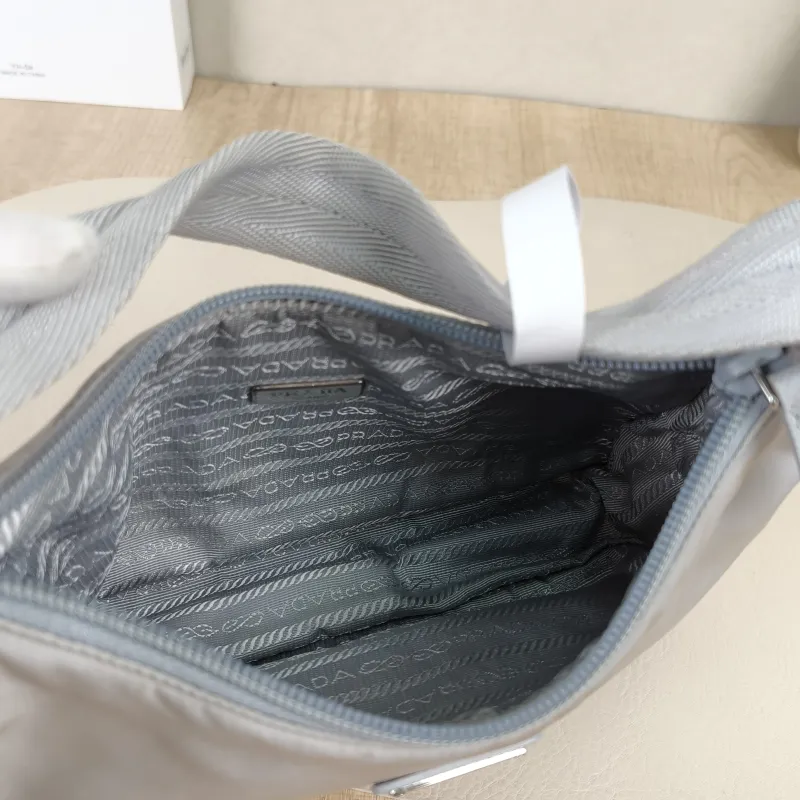 PRADA Shoulder Bag Re-Edition hobo Blue Nylon 22 × 6 × 17 cm — detail view 3 of 9